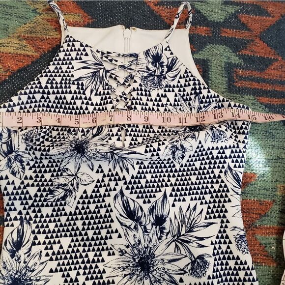 Guess Dress   - Picture 11 of 14